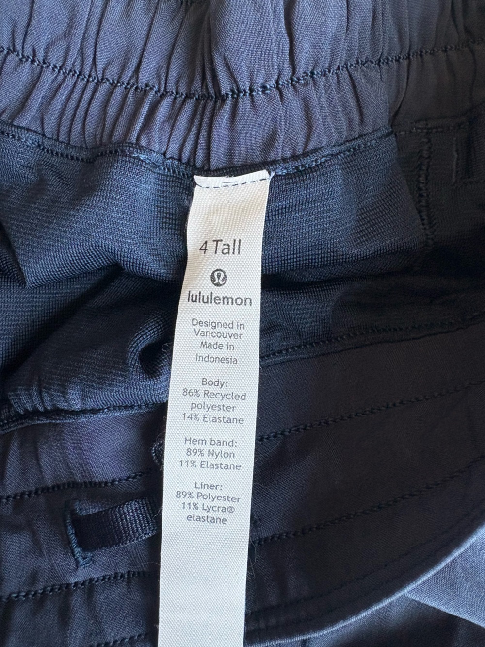 Lululemon Women’s Running Shorts Navy Blue Size 4 Tall - Picture 5 of 6
